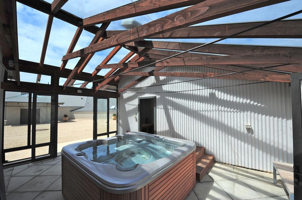 Tasman Windhover Suites מראה חיצוני תמונה